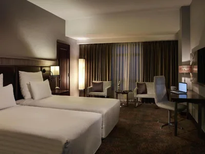 Deluxe Executive Twin Room with Lounge Access — Pullman Hanoi